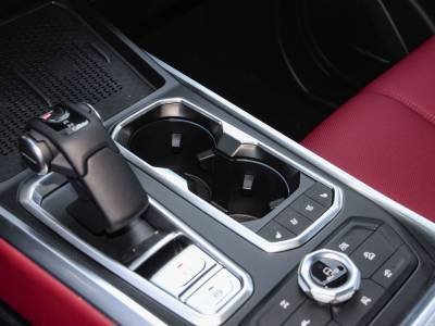 Tank 400 Hi4-T Details (8)